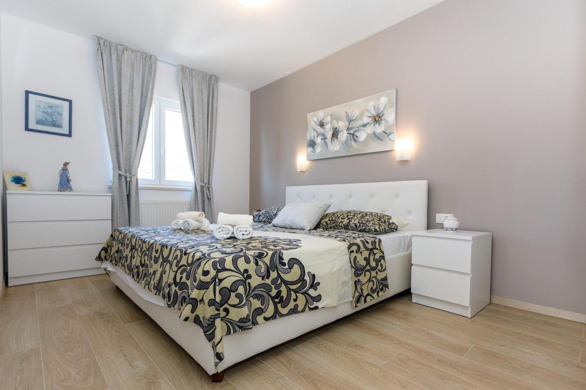 Vila Ivetta For 10 People Near With Sea View & Children Playground Opatija