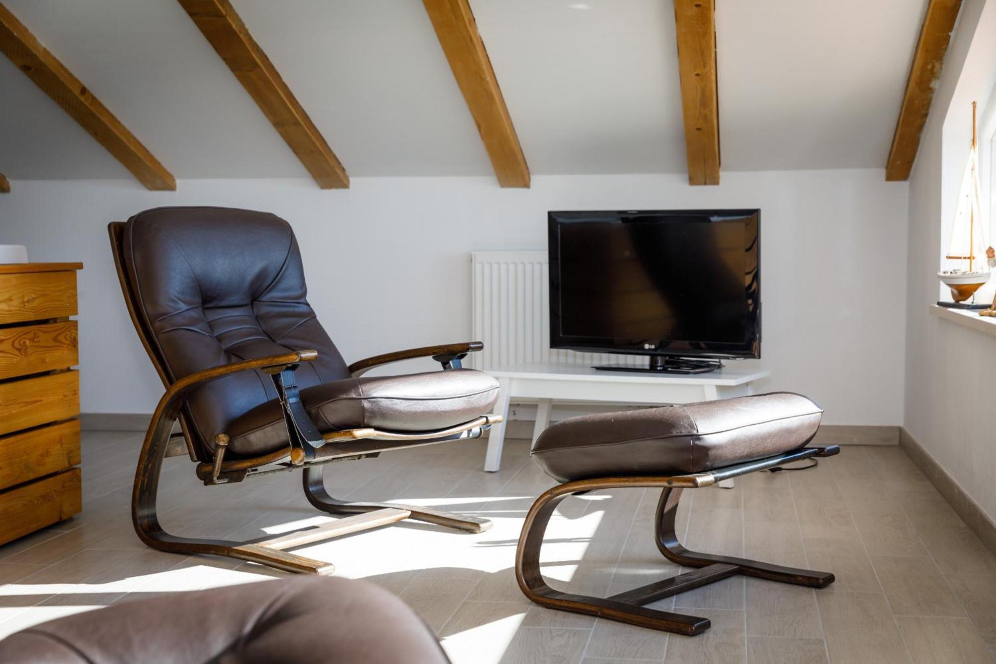 Ivetta For 10 People Near With Sea View & Children Playground * Opatija