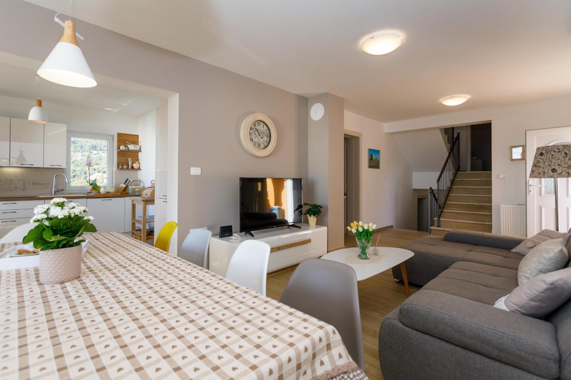 Ivetta For 10 People Near With Sea View & Children Playground