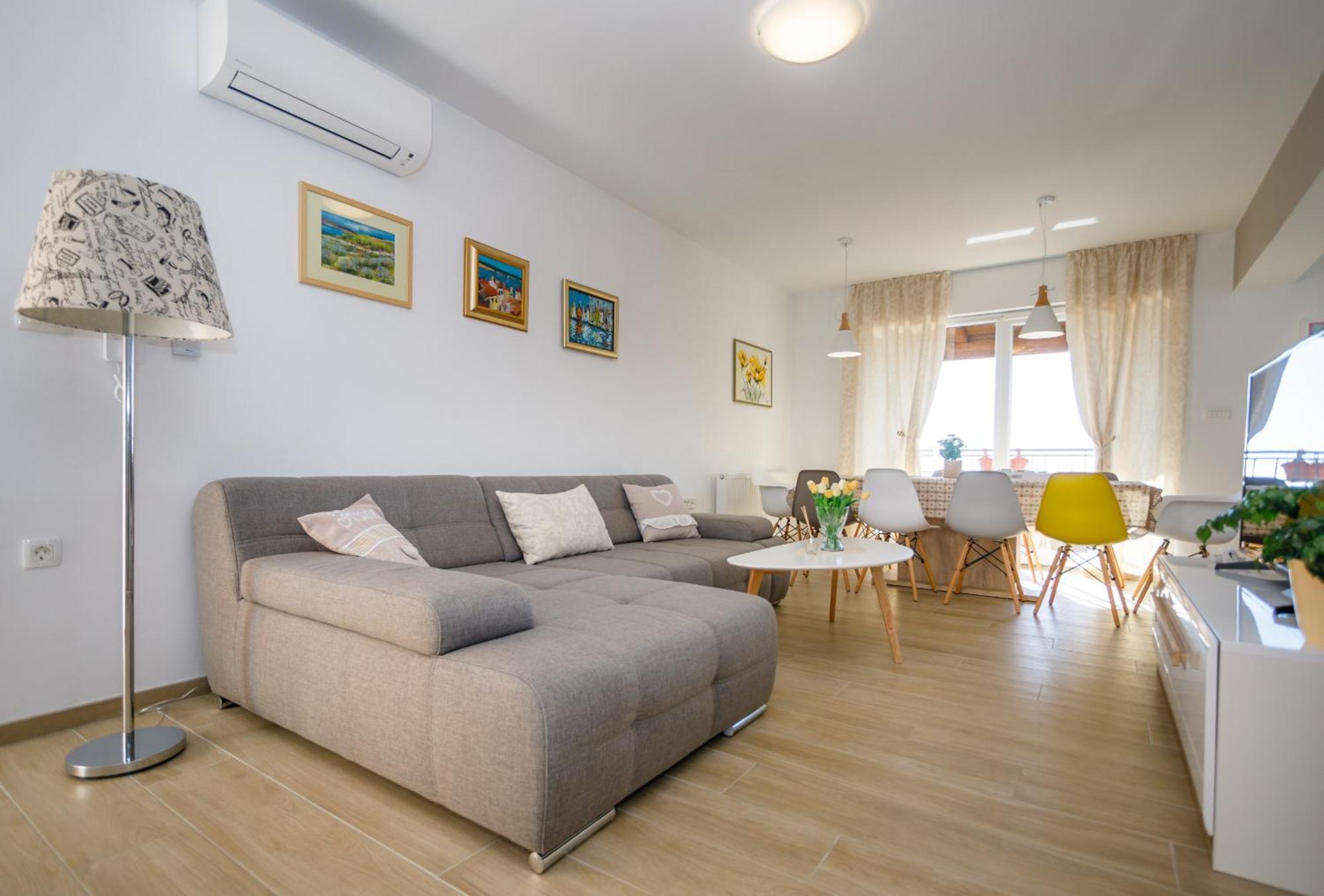 Vila Ivetta For 10 People Near With Sea View & Children Playground *
