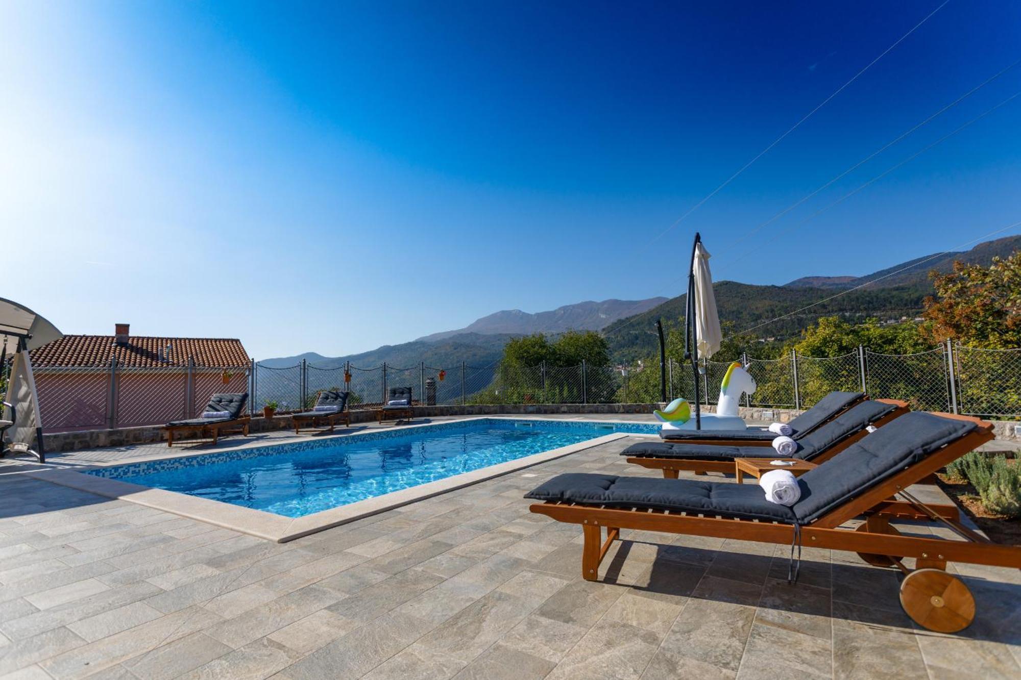 Ivetta For 10 People Near With Sea View & Children Playground * Opatija
