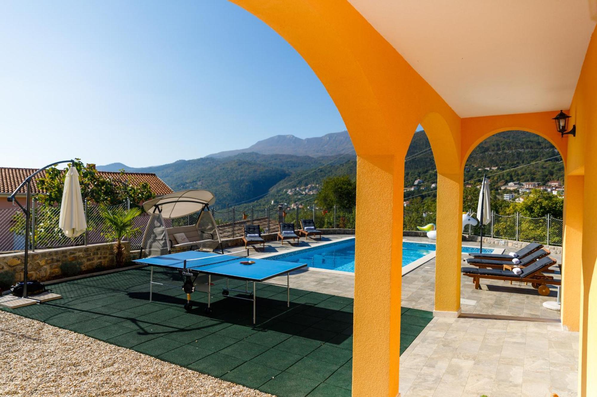 Vila Ivetta For 10 People Near With Sea View & Children Playground