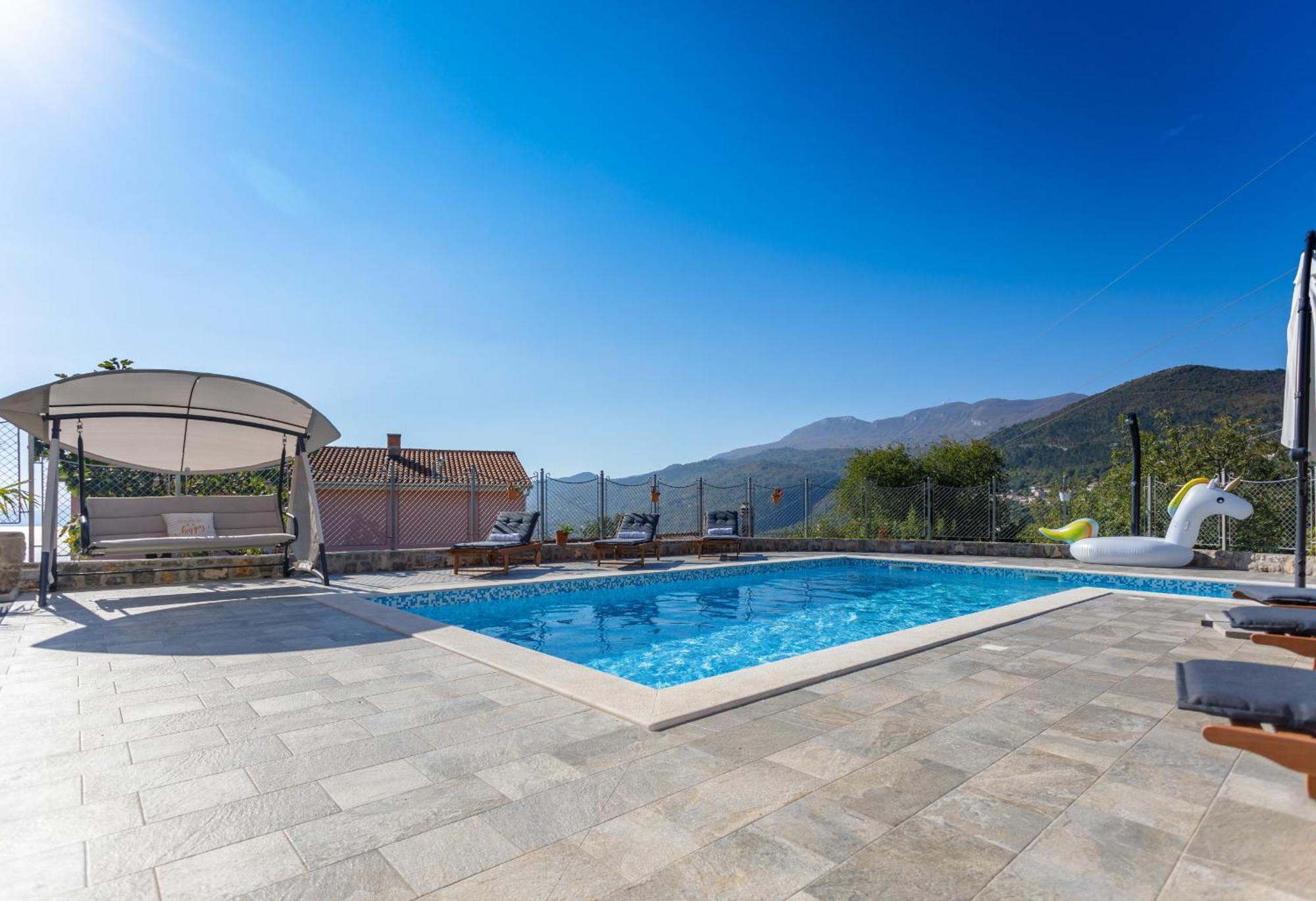 Ivetta For 10 People Near With Sea View & Children Playground Vila Opatija