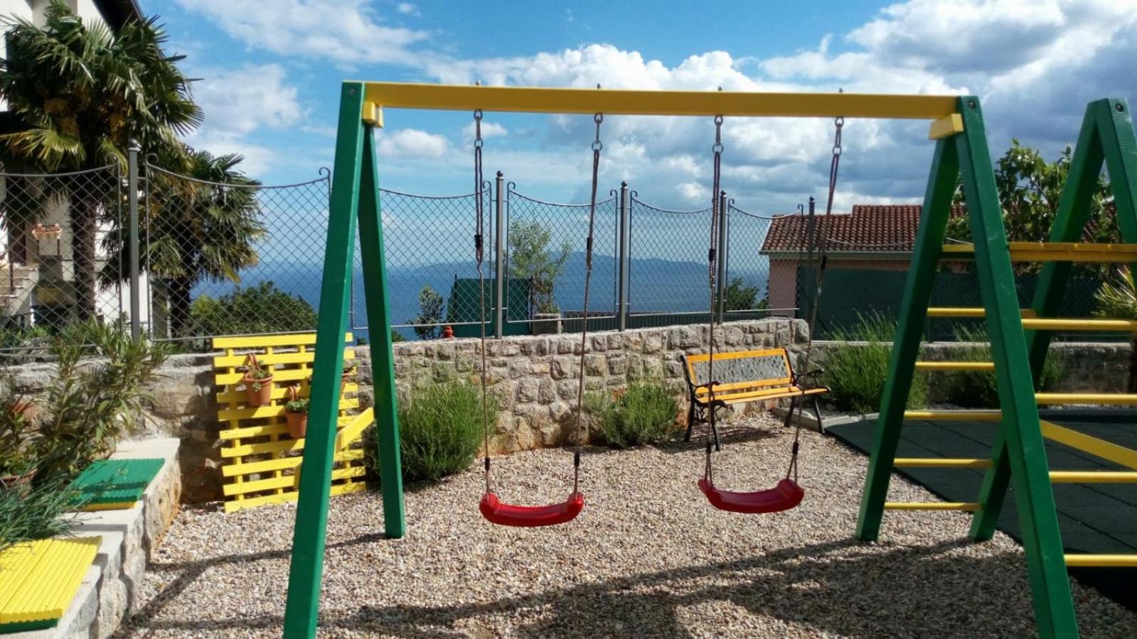 Ivetta For 10 People Near With Sea View & Children Playground
