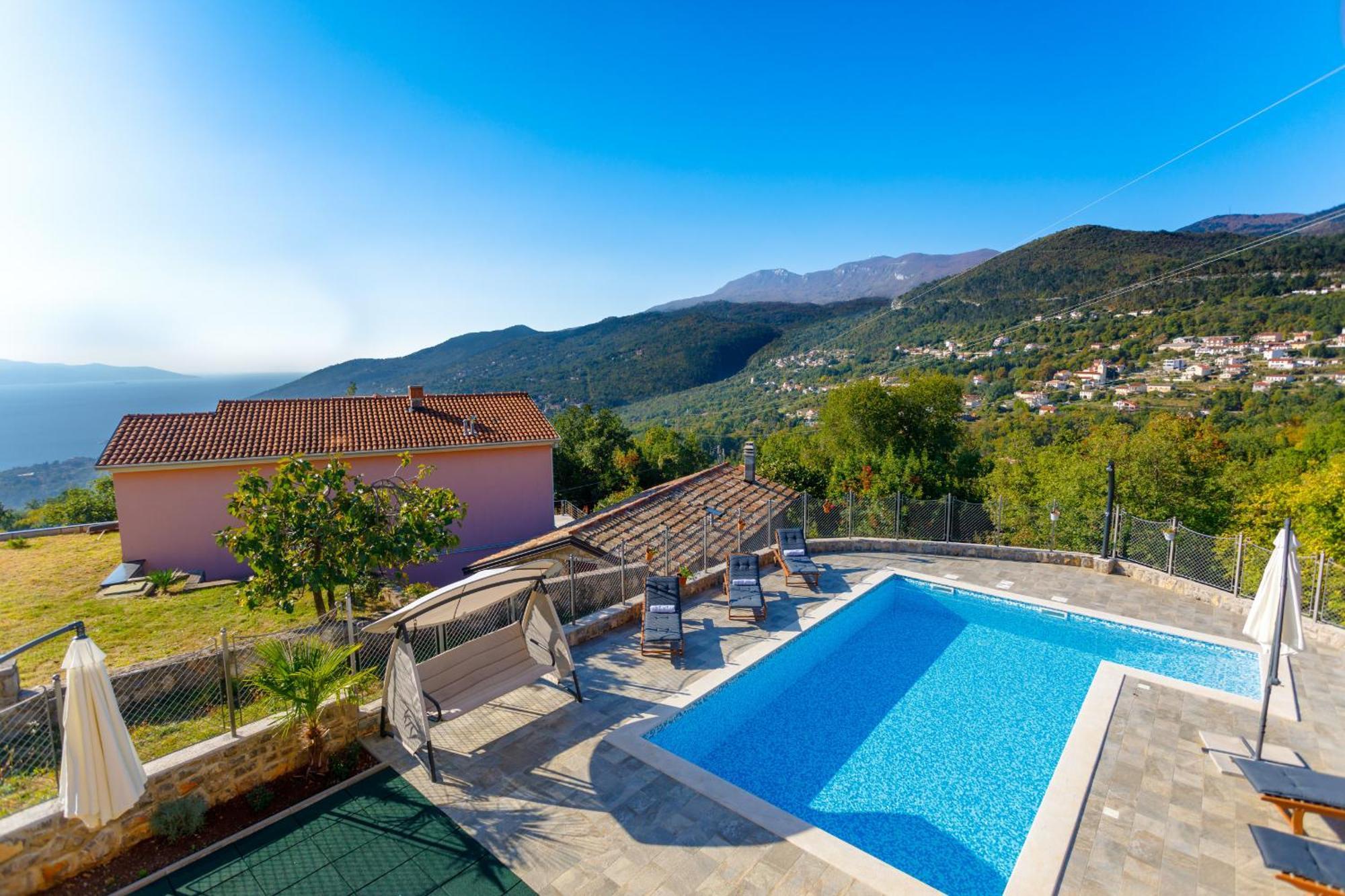 Ivetta For 10 People Near With Sea View & Children Playground *